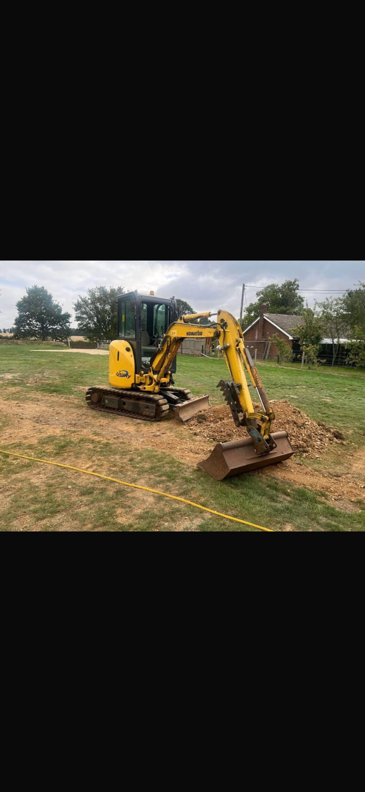 KOMATSU PC26 MR3 2.6ton digger and trailer